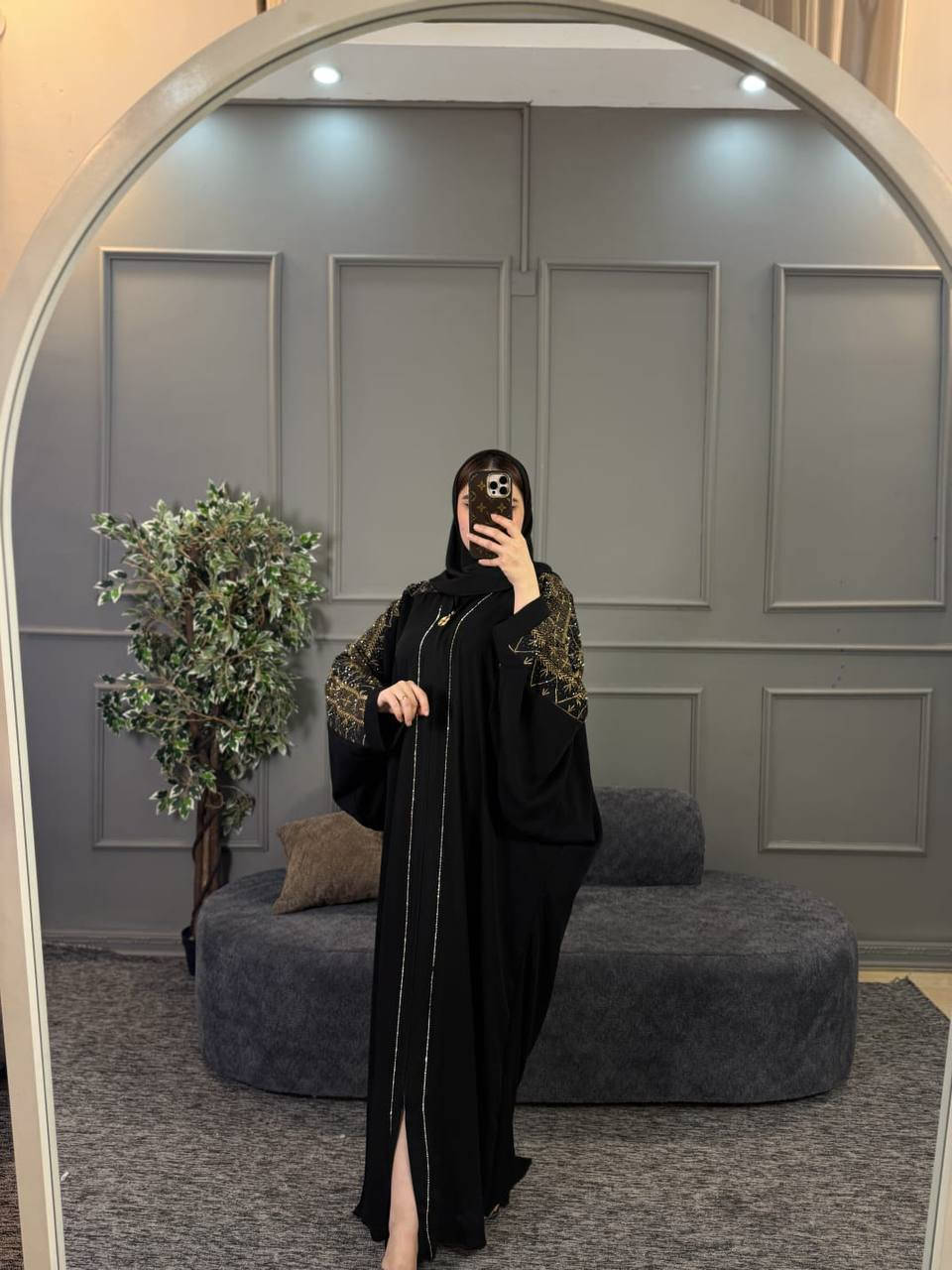 ✨ فخامة ما تشبه أحد ✨

عباية رگلان آماراتية بسواد فاحم 🖤🖤 بهالتطريز والستراس الذهبي الملكي والقماش الگريب الفاخر تخلي حضورچ طاغي من أول خطوة 👑
ناعمة بالقماش ، مرتبة بتفاصيلها😍

القياسات / فري سايز تلبس من وزن 50 الى 100 كيلو قالب خفاش ✔️

السعر  ٢٨ الف 
🚘يوجد خدمة توصيل لجميع محافظات العراق ٤ الاف🚘


**إذا كنت صاحب هذا الإعلان وتريد حذفه لأي سبب، رجاءا أرسل رسالة إلى الدعم الفني**