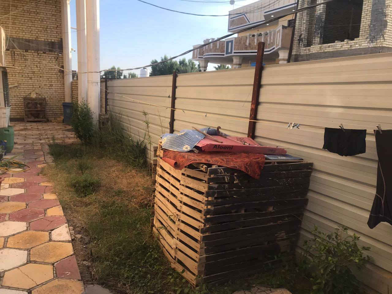 سلام عليكم
بيت طابو صرف اليوسفية منطقه حي السجاد قرب الفوج 
مساحة البيت 200 متر
واجهة البيت 17 متر
نزال البيت 14
يتكون البيت من مدخلين مدخل رئيسي مدخل مطبخ 
الطابق الارضي يتكون من استقبال وحولي وغرفتين نوم مطبخ وصحيات 
الطابق الثاني 3 غرف نوم وصحيات 
مراجعة واستفسار اتصال على الرقم :*********** 
ويتوفر اتصال وتساب على هذه الرقم
