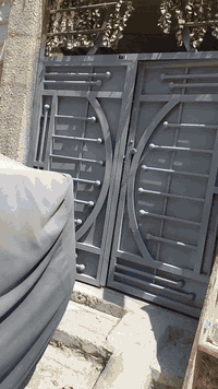 للبيع المساحة 105 بغداد الحرية 
النزال 15 واجهه 7  
مسلح  السعر ٢١٠
الطابق الاول 3 غرف وخدمات + طرمة جبيرة
الطابق الثاني بي غرف  وحده وغرفتين ساندويج + خدمات 
للاستفسار ‭0787 694 2486‬
