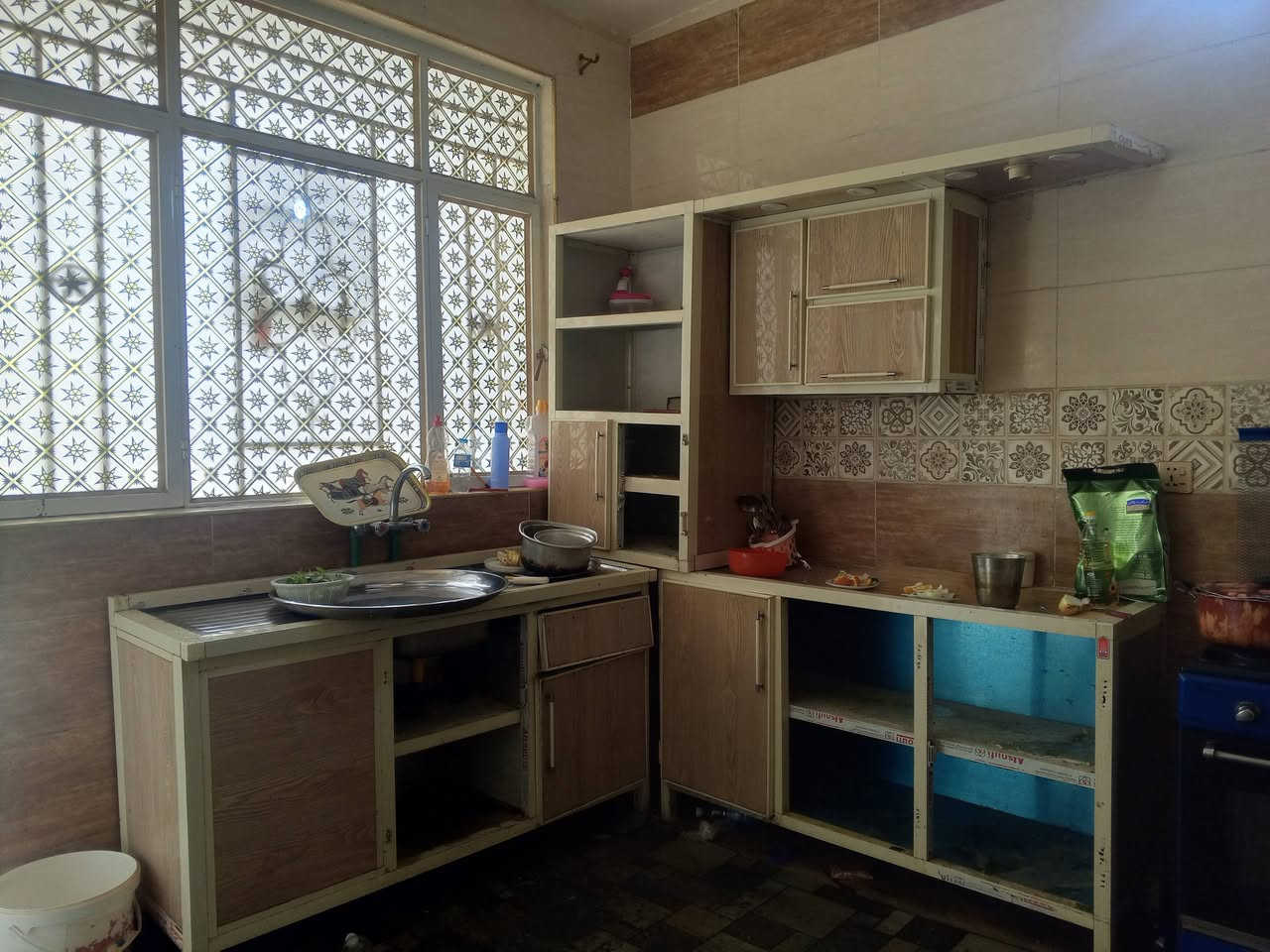 كاونتر تلث قطلع مكان ديالى سعره ١٥٠ ***********
