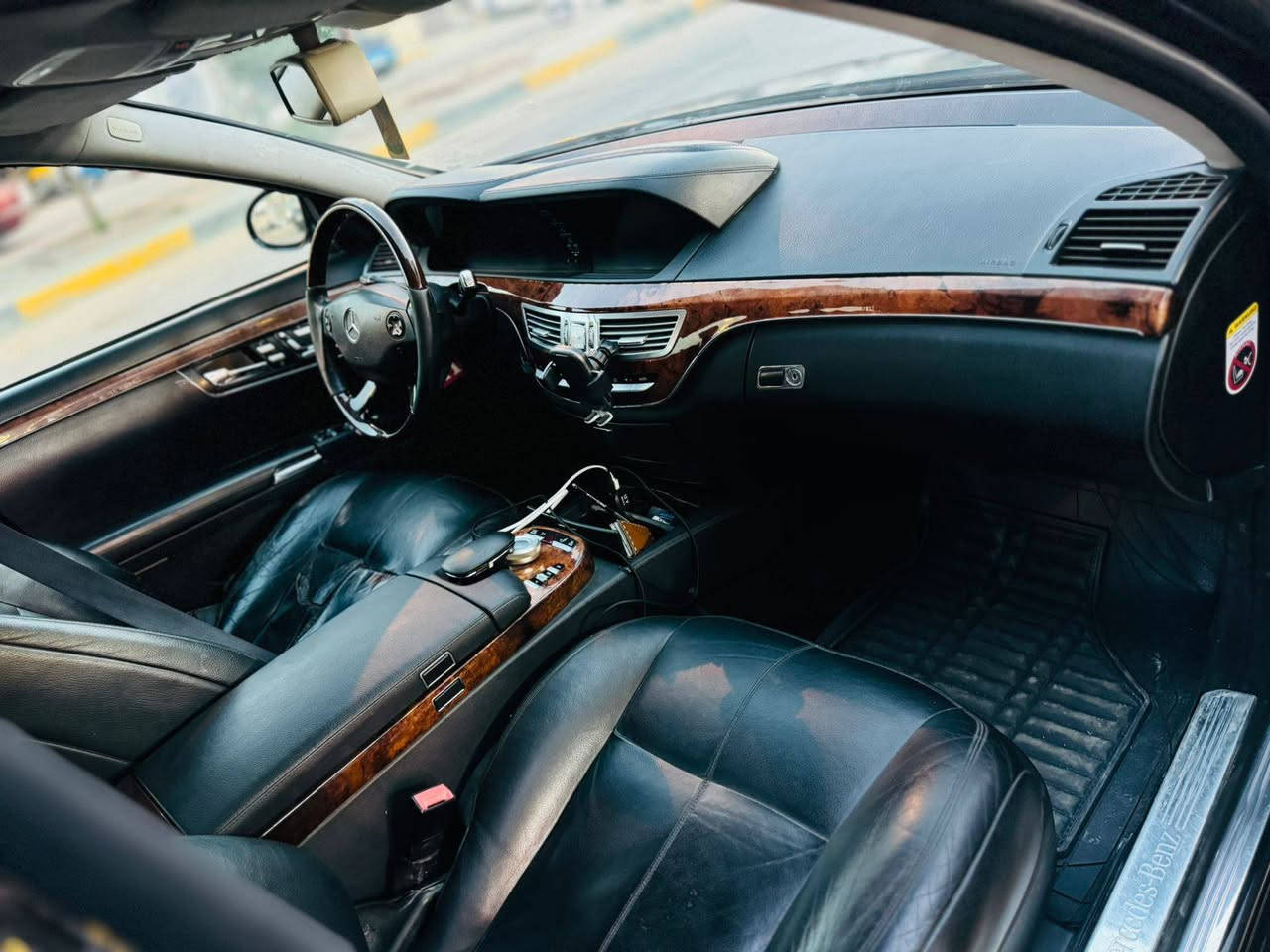 السلام عليكم
للبيع 
السيارة شرط 

Mercedes -Benz
S 350
Model :2009 أصل

#مكان السيارة : بغداد 
-------------------------------------
سلام عليكم 
للبيع  مرسيدس اس كلاص موديل 2009اصل حجم S350مكفولة من الضربة والحادث يابان مع ذلك بها سونار
تفاصيل👇🏻👇🏻
1_ بصمة
2_محرك +كير مكفولات ⚔️
3_تبريد 3 قطع +ثلاجة❄️
4_كروز سرعة🔒 
5_ سلايت ⚔️
6_  شاشة ا🖥
7_ مري قلاب مع البك
8_صندوق شفط
9_انارة ترحيب💡 خارجية وداخلية ⚔️
10_شاشة اعطال💬
11_داخل جديد جدا  كهرباء ⚔️
12_لايت زنون 
13_ مري شفط
14_ ايرباكات سليمة 
15_ويل18بلادي  ⚔️
16_سستم صوت BOSS 
17_صدر امامي خلفي جيد 🛠️
18_حساس مطر💦  
20_لايت اوتو   ⚔️
21_ وضعيات قيادة سبورت وعادي واوتو🔥
22 زراك لايت شغال
23 لايت داينمك مع حركة الستيرن
24 تجاوي خلفية كهرباء قلابة 
25 بردة كهرباء
26 سلايد رؤف
27 جام ازرق عازل للحرارة
28 استيرن تدفئه
29 دوس نيكل كروم 
30 أربع جوبلسات تصعد وتنزل حسب رغبة الشخص
31 كير ثلاث وضعيات
33 كشنات هيترات مع كهرباء
34 كشنات خزن ميموري 3 وضعيات
35 المرايا الجانبية تنطبق عند قفل السيارة 
36 تعتيم ذاتي للزجاج
37 تحكم استيرن جهتين
38 استيرن كهرباء 
39 أربع كشنات كهرباء وتدفئة 
للبيع او مراوس بتاهو موظيل ١٤او ١٥
 
الاستفسار ***********
