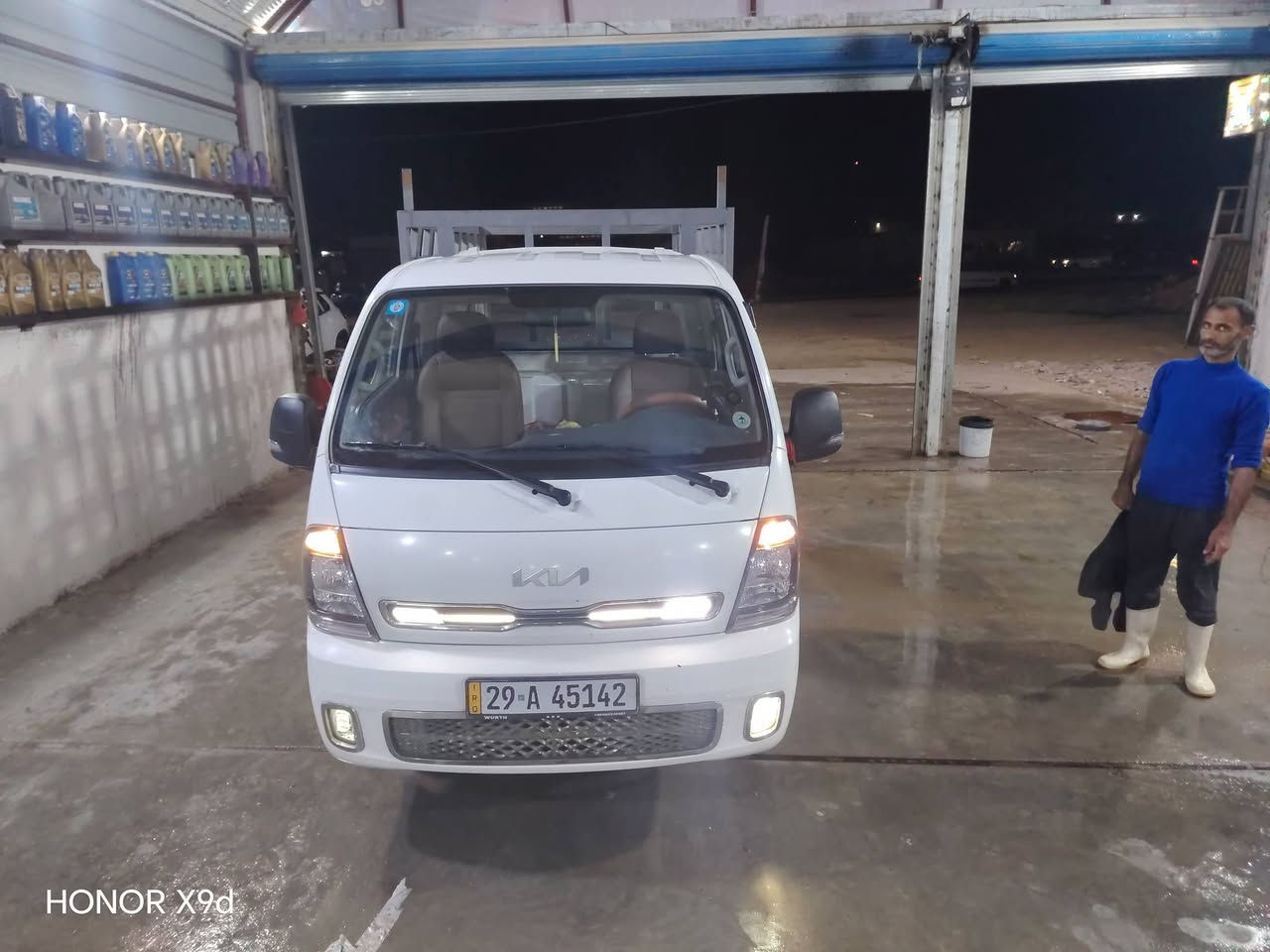 كيا بنكو 2700 للبيع 2025 ماشية 95 الف سيارة نظيفة وجديدة وكاله ما محملة ثكيل دوم تشتغل توصيل داخل المركز تحويل مباشر خلال أسبوع رقمه واسط كوت كشنات جلد عسلي شاشة بلاد درع امامي وخلفي موجودات ما شادهن  مكفولة كفالة عامة حدادية وكير ومكينه بلاد فول ما مفتوح برغي مال جناي سعره 163 وبيه مجال للشراي
#مو_شراي_لاتعامل_جذب
عنوانة ناصرية مركز
واتساب :***********
