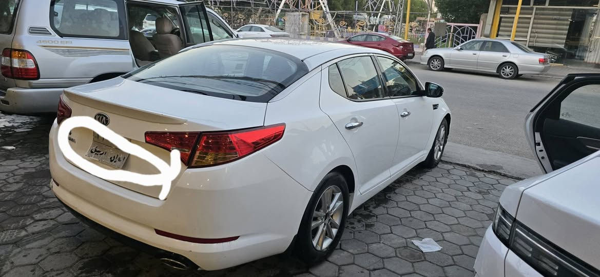 السلام عليكم
ابتيما مديل 13 الون ابيض صدفي 
أربيل سنويه منتهيه
نص فول  محرك 2000 دوش 
ماشيه 240 ع ايدي
السياره خليجي بيهه مكانين بارد 
بدون صبغ والقماره بيهه حالوب بسيط 
المكان النجف 
السعر108 سياره نضيفه احله من الصوره 
***********
