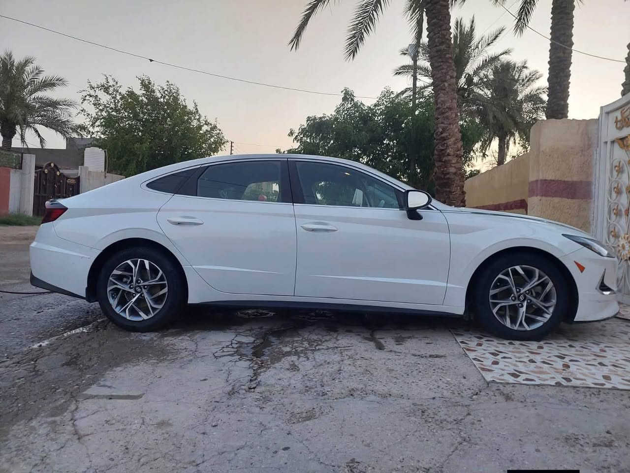 سلام عليكم سوناتا موديل 22رقم أربيل بأسمي سياره مكفوله كفاله عامه ماعدا بارد قليلل بجاملغ أمامي سعر 175وبيه مجال ***********
