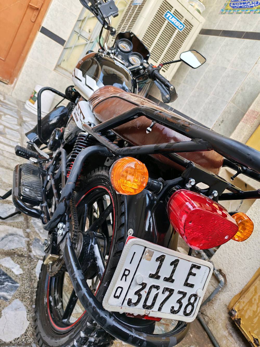 
شنو موديل الدراجة؟: 
دايوان جبلي 
كم سعر الدراجة المطلوب؟: 
2500 وبيه مجال بسيط 
وين موقعك بالعراق؟: 
العنوان بغداد الشعب 
هل توجد أوراق تسجيل رسمية؟: 
سنويه ورقم إنجليزي 
هل السعر قابل للتفاوض؟: 
شي كلش قليل 