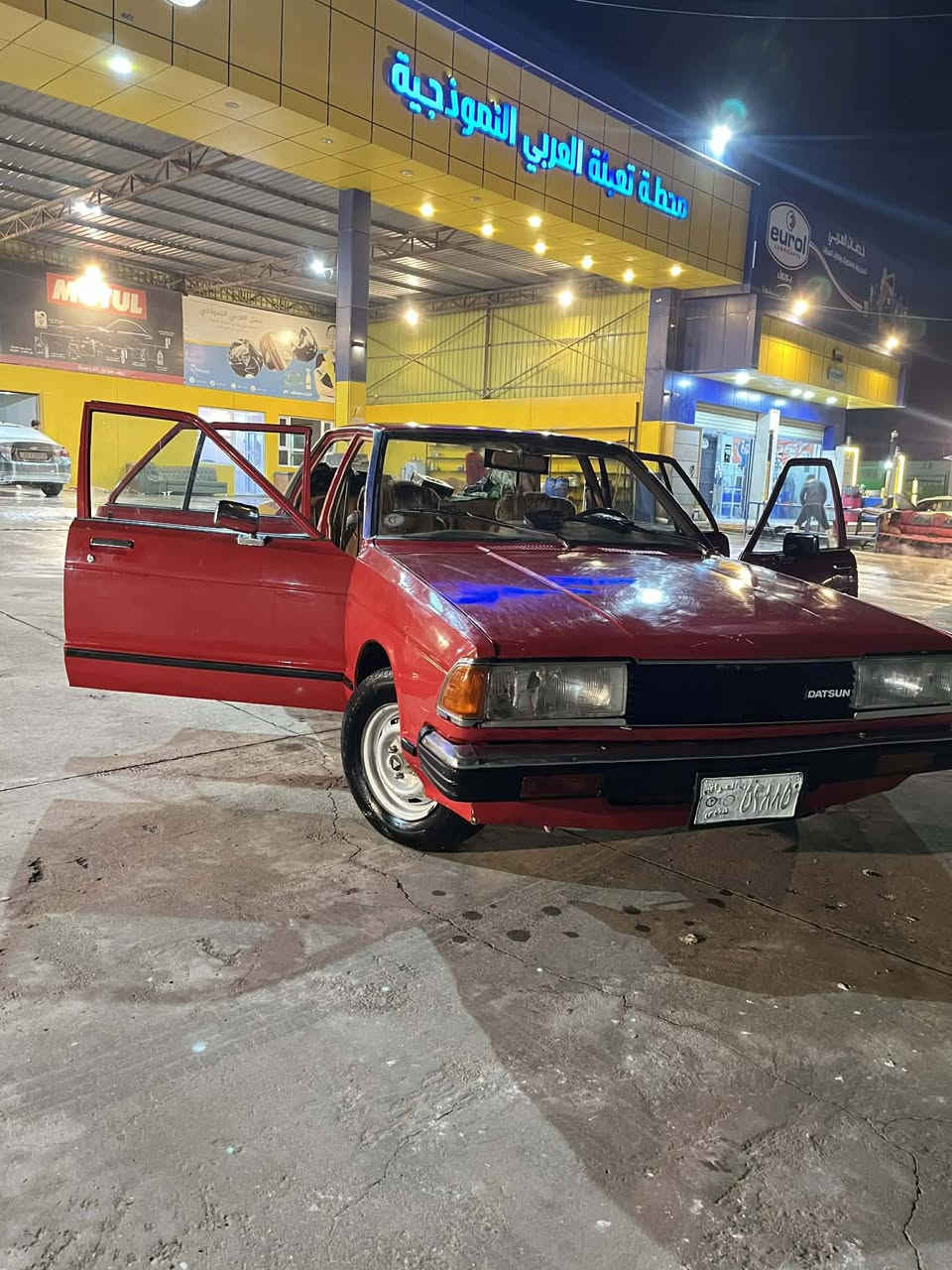 سياره داتسون ياباني موديل 1980 25 ورقه بي مجال  صاحبو موجود شرط تحويل تبريد شغال وتدفئه شغال كابون موجود سياره حلوه مال جناي ***********
