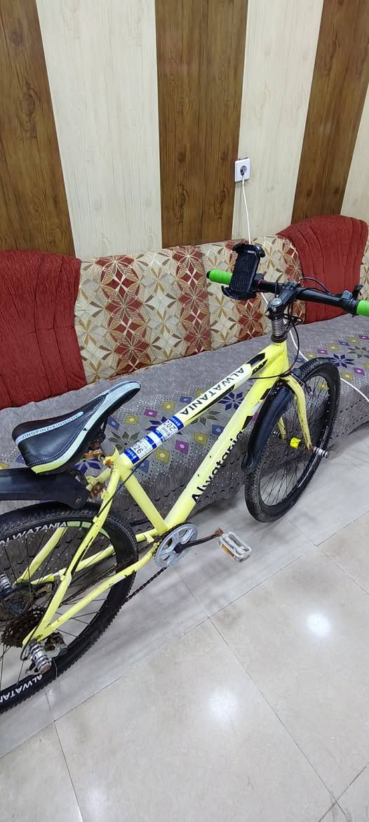 بايسكل للبيع نظيف وجاهز كلو شغال كير فقاس بريك قرص مو فحمات مرتب
السعر ٦٠


**إذا كنت صاحب هذا الإعلان وتريد حذفه لأي سبب، رجاءا أرسل رسالة إلى الدعم الفني**