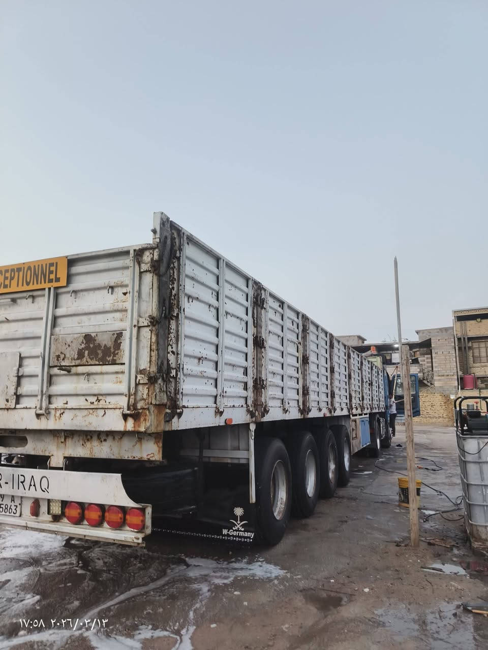 السلام عليكم اكتروز للبيع موديل 2000
مسجله حوضية وقود 
الرأس ام العربانه ينباع
سنويه لل2028
سياره جاهزة مجهزة 
رقم ***********
