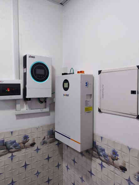 السلام عليكم
من عروض شركة الحجاب للطاقة الشمسية 

✅🌟تم تنصيبها للأخ (ساير حادي احمد ) في النميصة 📍 

              ⚡بقدرة ⚡

10-امبير نهاري ☀️
10_ امبير ليلي 🌙

✅ تظمنت المنظومة الشمسية 🔆
 
5_ألواح من شركة لونجي 615 واط 
 بقدرة توليد ⚡(2.5امبير) (مؤسسة)   
 بظمان ١٥ سنة ✅
 
2_ بطارية ليثيوم من شركة (SVOLT) 10 كيلو واط بقدرة توليد⚡10 امبير لمدة 5 ساعات ⏱️ 🛑 
بظمان 5 سنوات ✅

3 _انفيرتر من شركة (SAko) 🟢
بظمان 1سنة✅ 

☀️نقدملك هذة المنظومة مع صيانة 🛠️مجانية لمدة سنة
وظمانات حقيقية واستبدال اي عنصر تالف 👍

________________________________________
_________________________________________

🔴نعمل ليلا 🌙 مع نهار،☀️

✅غايتنا أرظاء زبائننا  الكرام ومواعيدنا معهم ⚡✅

🎉حياكم الله في شركة الحجاب للطاقة الشمسية 🎉

الهاتف للأستفسار
 
*********** الاستاذ فرحان

العنوان_الشرقاط_اسديرة_الفياض
