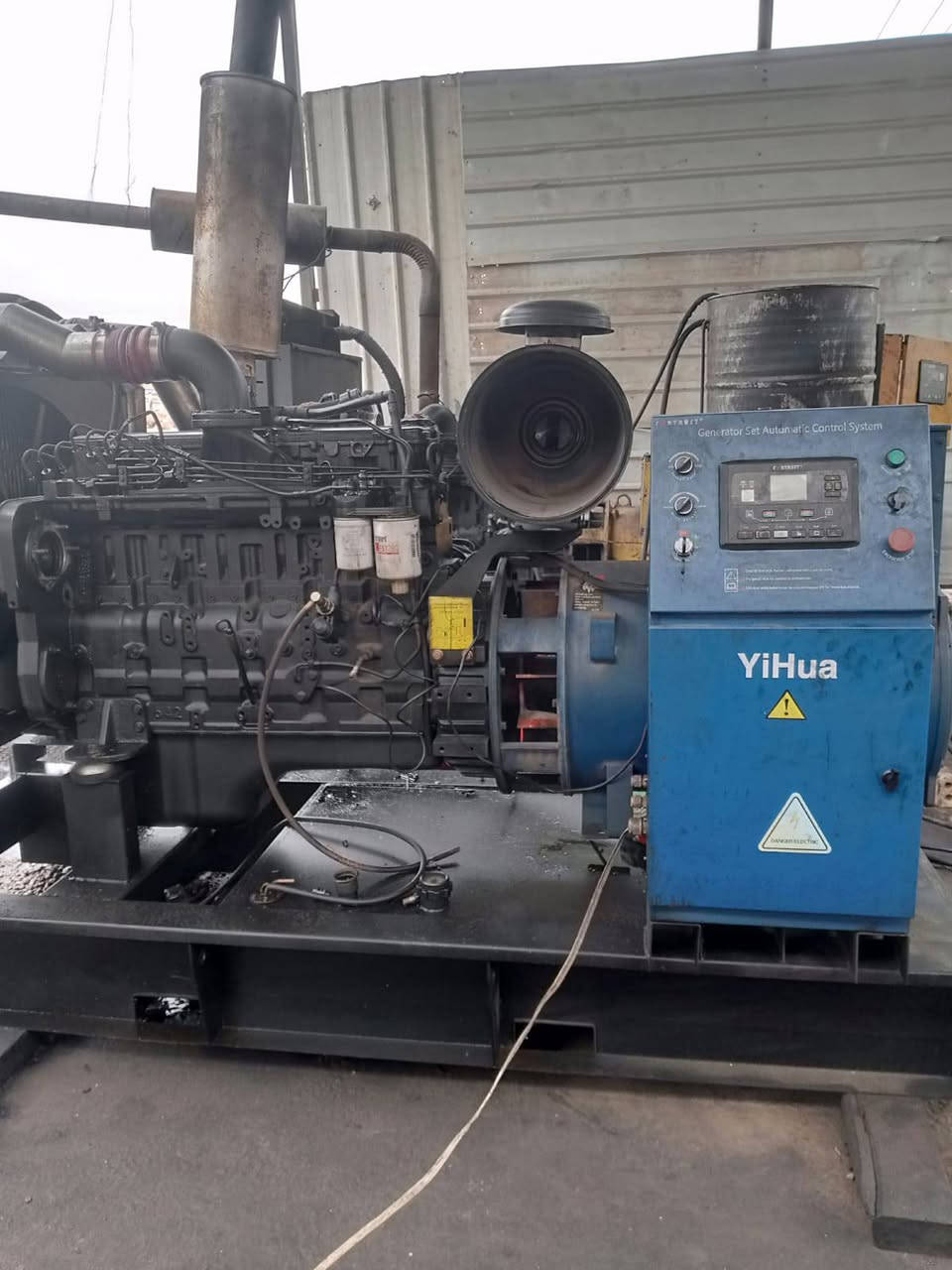 السلام عليكم مولد كمنز 24 ولف للبيع بيها بوشة وخابطة راديتر كيس ما مخبوط فقط راديتر مشتغلة 3 اشهر فقط راس توليد كفالة ما مفتوح ولا ملعوب بي 
نحاس 250 كيفي 40 ورقة وبي مجال شاشه مالتها ذكية واي فاي كهربائيات حلوة ومرتبة فول حماية إطفاء اوتو 
للاستفسار الاتصال على الرقم *********** 
علي الساعدي
