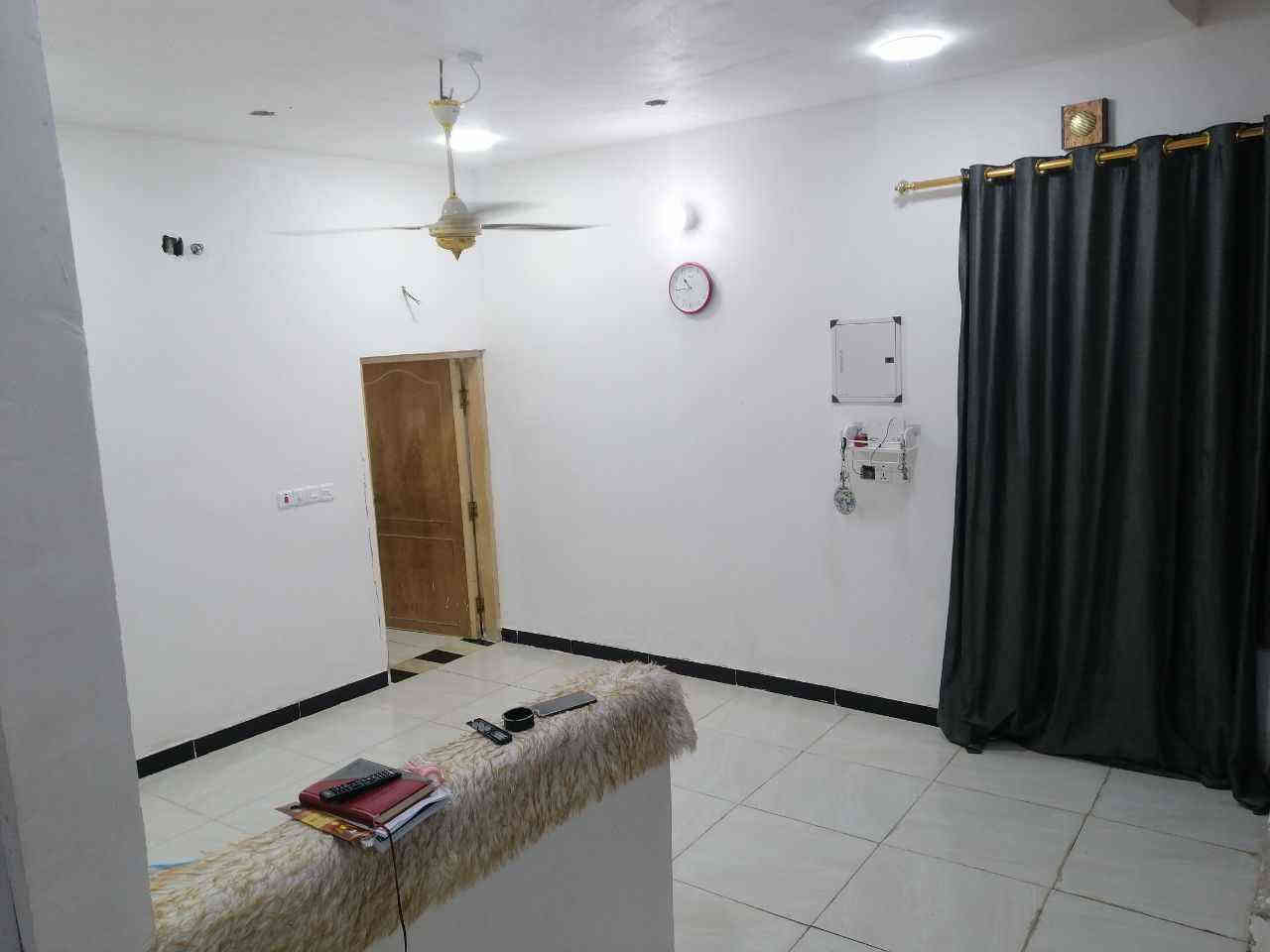 المساحه 100 مربع ركن طابو زراعي 
العنوان شارع المعمل مقابيل اسواق حسين الرماحي قبل جامع الخزاعل 
غرفه 1
حمام 1
مطبخ
صاله 
استقبال مأسس غير مبني 
اساس حجر وسقف صب 
بناء بلوك 
السعر 28 وبي مجال للشراي 
للأستفسار 
*********** النجف
