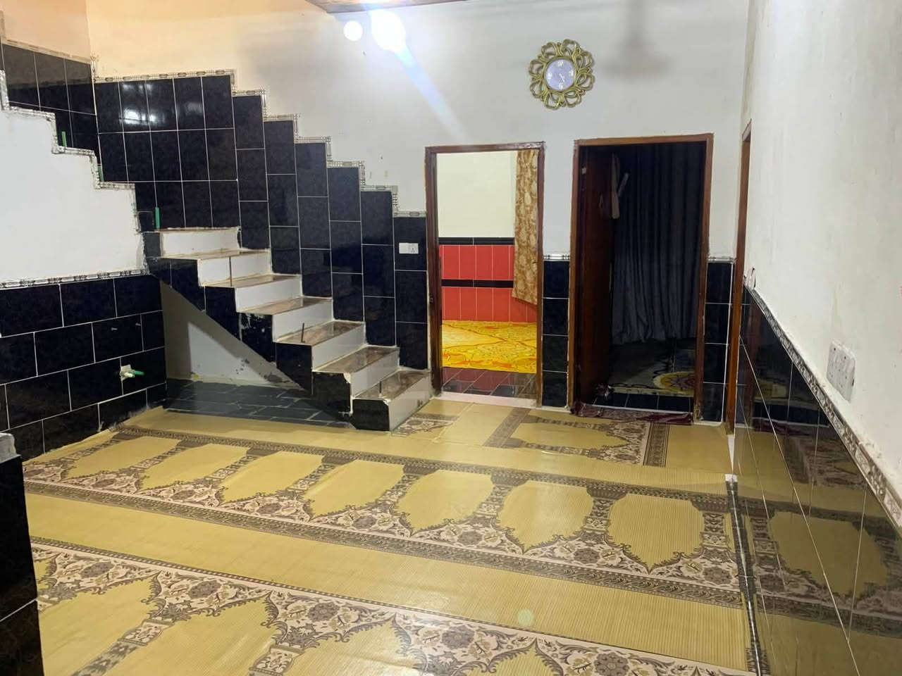 بيت للبيع بحي بغداد/ حي نرجس خلف مدينه سندباد السكنيه مساحه 200 متر على خدمات رقم بلديه وبي معامله تسجيل على طابو بي 3 غرف وحده 5*4 وغرفين باقيات 4*4
ديوان 7*4 صيحات داخليه وخارجية لبيت كونكريت مسلح 
وقريب على 4 سايدات الرئيسية
سعره 105 وبي مجال استفسار خاص
بيت للبيع بحي بغداد/ حي نرجس خلف مدينه سندباد السكنيه مساحه 200 متر على خدمات رقم بلديه وبي معامله تسجيل على طابو بي 3 غرف وحده 5*4 وغرفين باقيات 4*4


**إذا كنت صاحب هذا الإعلان وتريد حذفه لأي سبب، رجاءا أرسل رسالة إلى الدعم الفني**