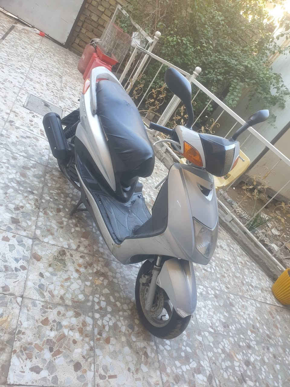 سلام عليكم للبيع سكنس نثية 110ياباني كابريتر اصلي دراجة نكرة سلف هندر شعلة تخبل فقط بيهة كهربائيات شغالة بيهة تبخير قليل مكاني بغداد بلديات 
متواجد خاص *********** السعر ٥٥٠ؤبيهة مجال
