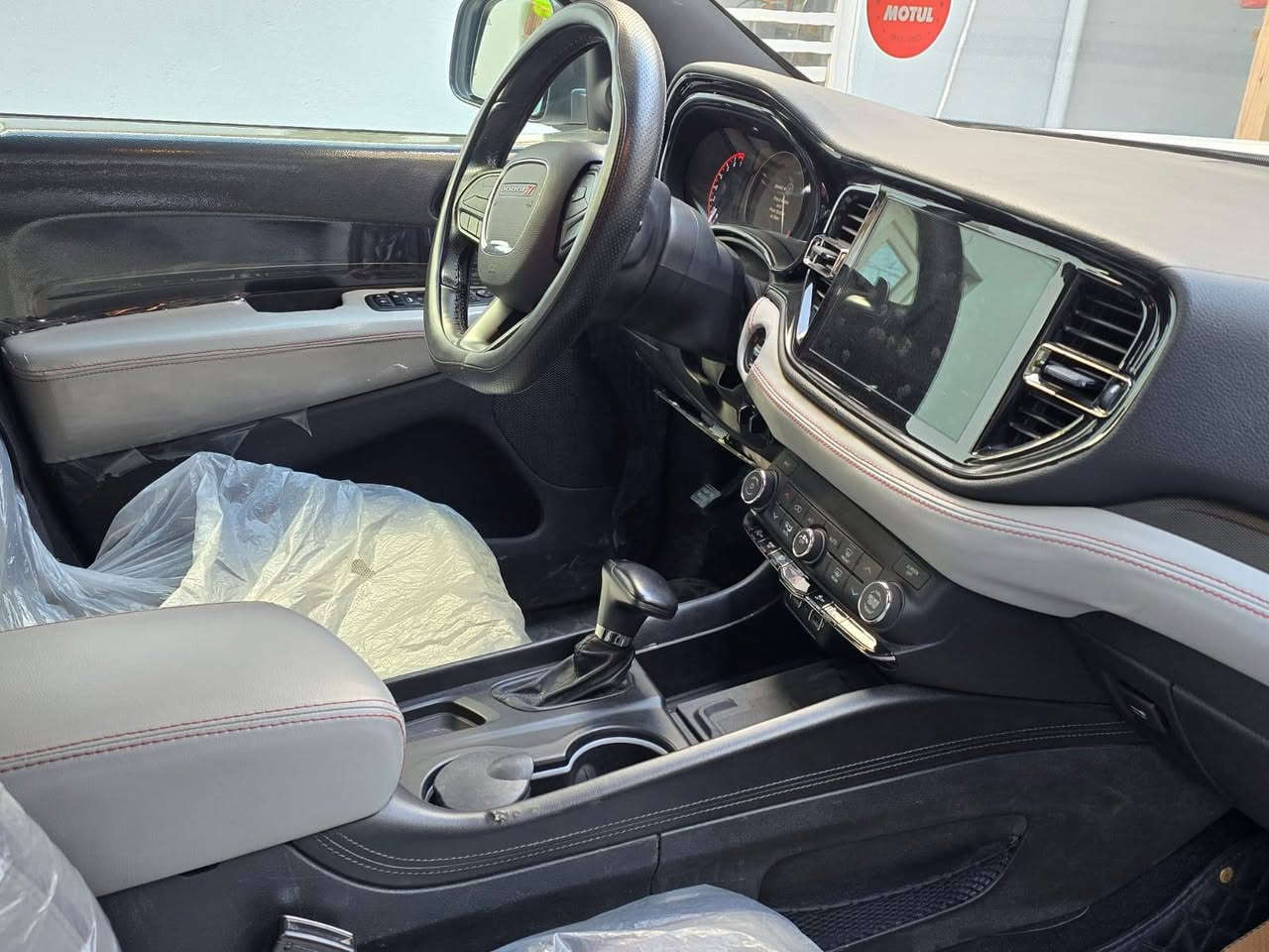 دورنكو 22 RT
فول مواصفات ومعروفه مواصفات RT
رادار امامي خلفي 
فتحه
حساسات 
مكينه 8 هيمي
السياره كلش جديده ترايهه مال زيرو 
بدون اي ضربه حادثه سرقه 
وهذا رقم الشاصي تكدر تشوف الصور 
ماشيه 22000
رقم انكليزي هزه جديده بأسمنه 
 مكانه النجف 
السعر 275 وبيه مجال 
***********
