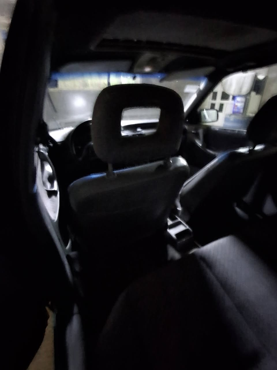 السلام عليكم سياره للبيع اوبل استرا موديل ٩٣ مشروع وطني باسمي هزه جديده كهربائيات محرك ١٦٠٠ كلها شغال تخم تاير صدر زين بدون صبغ بلاد مكينه كير زينات العنوان بغداد الشعب السعر ٣٦ بيها مجال ***********
