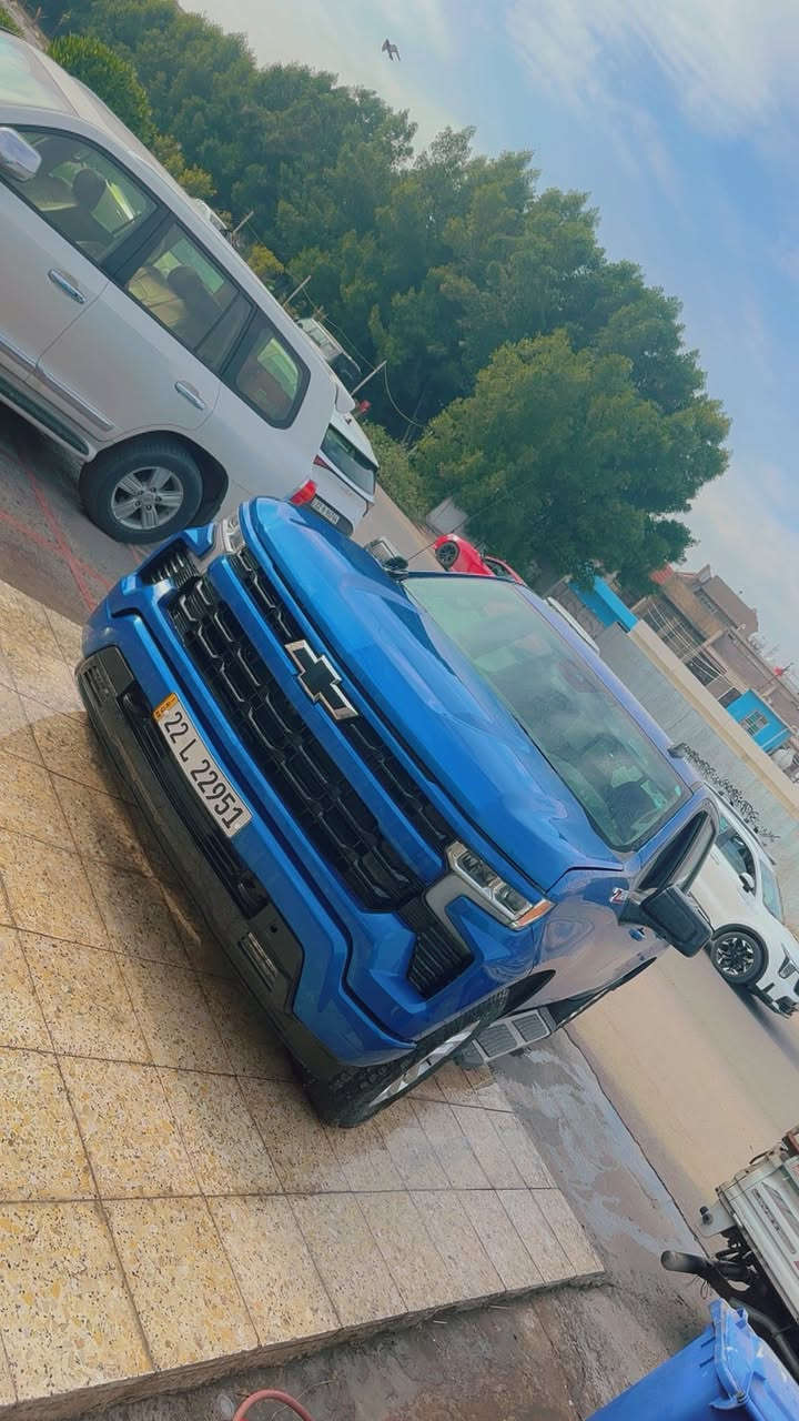 سلفادور  2023 RST جدا نضيفه وكاله  زيرو دخول وترقيم اربيل جديد
لون بحري بدون نقص برغي 

8 سلندر 5300

كير طرح

شاشة جبيرة

فول مواصفات عدة الفتحه

بدي كصير باب طويل 

ماشية 17mi 

حادث السيارة جاملغ الأيمن تبدل واحد اصلي البنيد صار بيه صبغ جدا بسيط بطرف الايمن
بجم كبس بلادي  

مكان السيارة بغداد /البنوك او شارع فلسطين 

سعر 340$
بيع فقط  

***********
