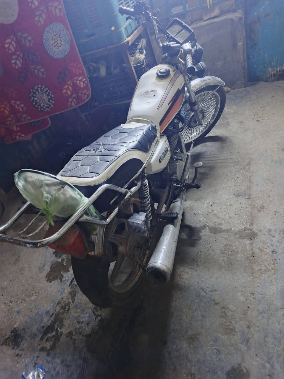 سلام عليكم دراجه ايراني 5كير للبيع بيهة تلحيضات رايدهة ب450وبيهة مجال عنواني البياع المعالف  رقم تليفون بي واتساب ***********
