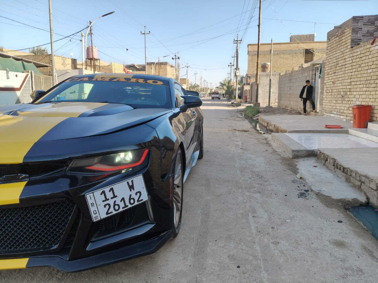 كمارو 2016 كير عادي فول مواصفاات مكينهً وكير جدد حداديه  
جديده رقم بغداد تحويل ثاني يوم سياره عوزه ملاحضات بسيطه سعر 95 لمو شراي لايراسل ويتعبني وتعبه  مكان ناصريه ***********
