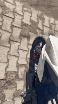 حبايب هاي دراجه كدامك اني سويته بيدي من شاصي للدشبول كله خمس وخمسين مس...