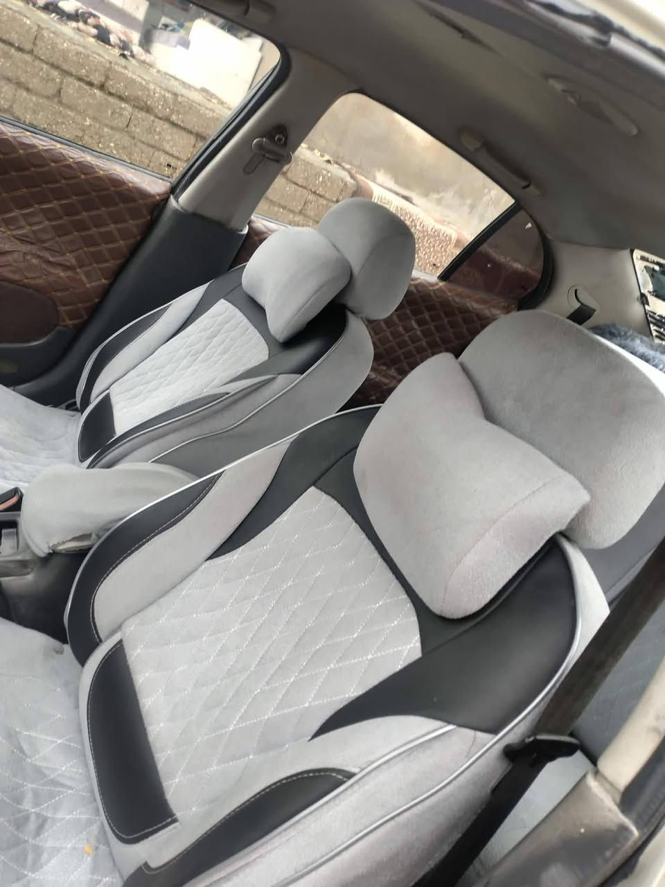 السلام عليكم ورحمه الله وبركاته سياره للبيع رقم دولي شرط التحويل نضافه 75بل بيه شوف العين تجي تشقل وتطلع كير شرط صدر خير من الله المكينه بيه بدايه صرف قليل كهربائي كله شقاله لايتات زنون مسجل شقال المكان صلاح الدين الشرقاط بعاجه وره المعارض الفوك الشراي ينتصل وتدلل ***********السعر 30 وبيه مجال
