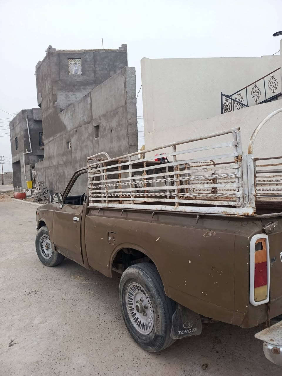 السلام او عليكم بيكم تك للبيع موديل سياره 1976 سنويتها ضايعه بيها سنويه استنساخ السعر 15 العنوان البصره ابي الخصيب ***********
