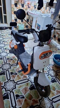 بايسكل شحن مستخدم 4 اشهر بس  شاحنته وياه نظيف كلش ماناقصه شي  اخذته من...