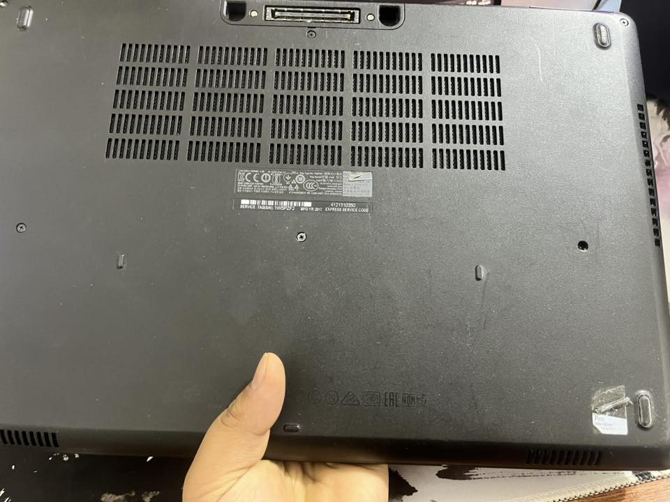 السلام عليكم
لابتوب dell للبيع 
المواصفات بالصورة شاحنتها وياها
رايدها ب ١٦٥ ألف 
مكاني كربلاء 
للاستفسار ***********
