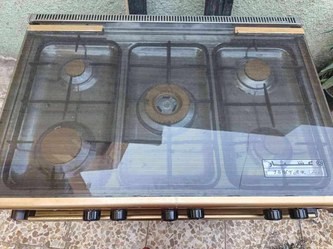 طباخ عشتار ابيض خمس عيون افران اوتوماتيك شوايه وكلوب كله شغال تاخذون على الفحص للبيع  الاستفسار خاص او رقم *********** وتساب يوجد توصيل مناطق بغداد فقط
