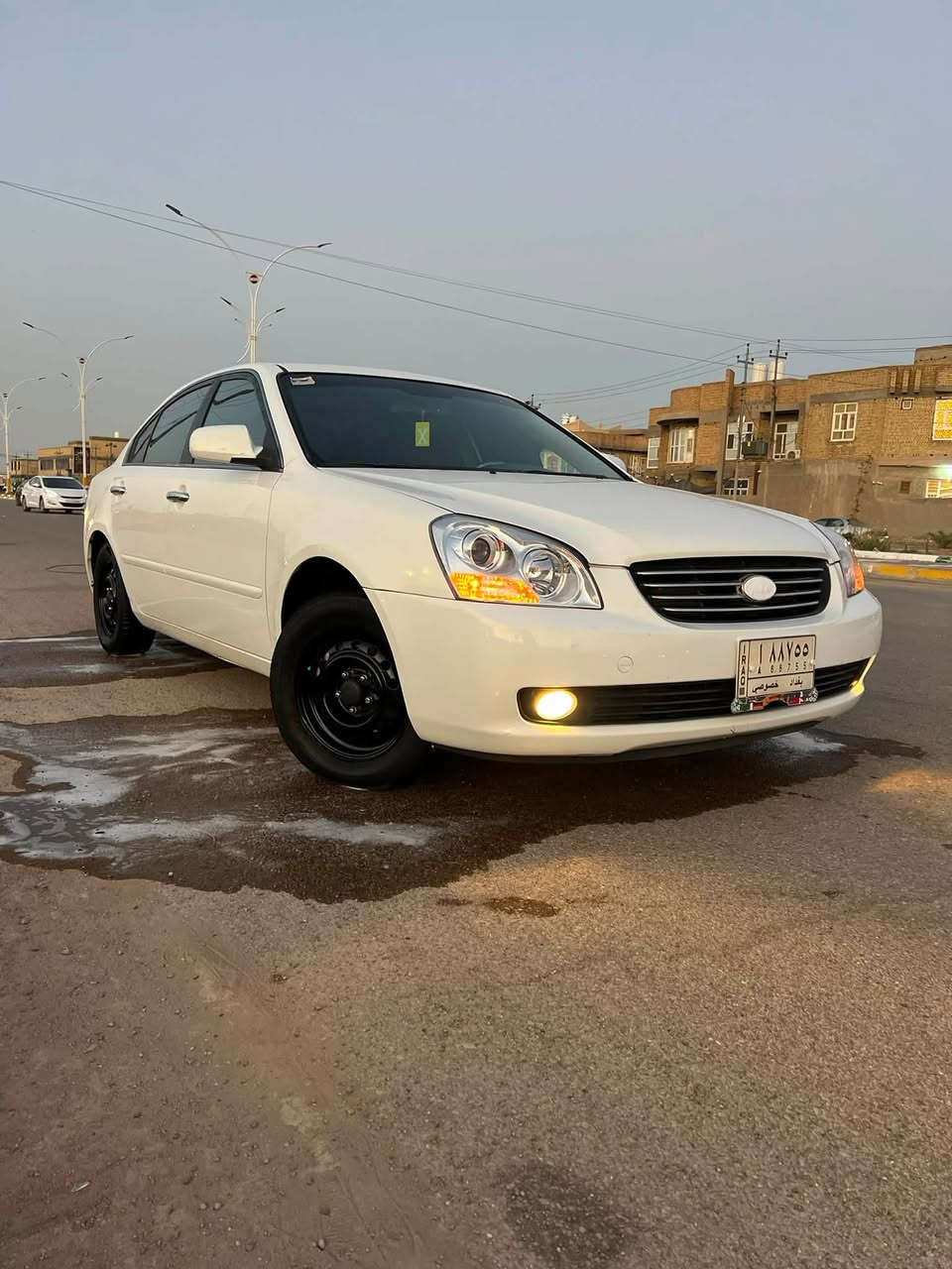 السلام عليكم
وبتيمه 2007 مريكي 

مكينه 2000 كير 5 نمر رقم بغداد مشروع وطني سياره خمس تجاوي دواخل عسلي بيها 3 قطع تبديل بدون دواخل مكاني ناصريه قضاء شطره سعرها قفل 105 جاهزه كير مكينه حداديه وتبريد كلها جاهزه وتخم تاير 

***********
