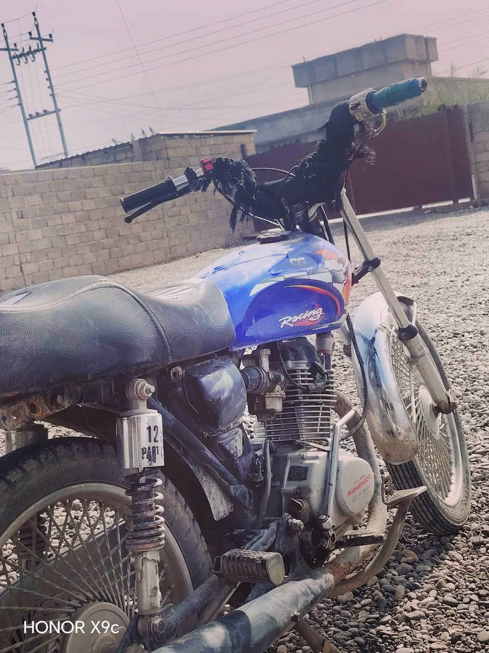 السلام عليكم موطور البيع حربي وه يرهم مروس  سعر خاص  مكاني جنوب موصل نحيت لقياره  جدعه  رغم بس وستاب شغال ***********
