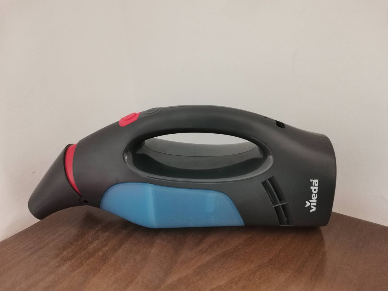 منضفة جام شحن السعر 25 الف
الوصف :
بطارية قوية: يمكنه تنظيف ما يصل إلى 120 نافذة بشحنة واحدة بفضل بطارية الليثيوم أيون القابلة لإعادة الشحن.
.
.
. 
رأس مرن: يضمن الرأس المرن سهولة التعامل وقوة شفط قوية حتى في الزوايا والحواف.
.
.

استخدامات متعددة: مناسب لتنظيف النوافذ والمرايا والأسطح الزجاجية الأخرى.


**إذا كنت صاحب هذا الإعلان وتريد حذفه لأي سبب، رجاءا أرسل رسالة إلى الدعم الفني**