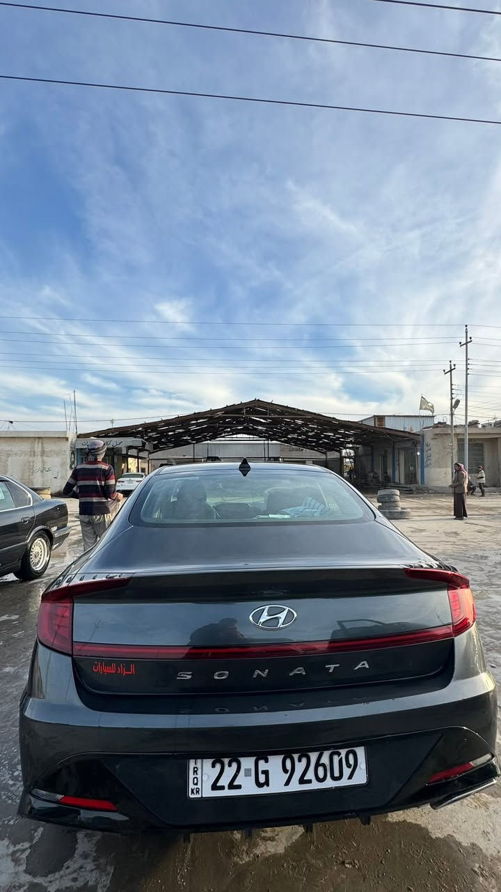 بيع مستعجل سوناتا Sel موديل 22
وارد امريكي تريد تحويل بأسمك سنويه او وكاله بكيفك 
ماشية 65,000 km سيارة نظيفة وماشية قليل 
محرك 2500 GDi
ضررها ( جاملغ امامي تبديل -ربع البنيد مرشوش كله لتوحيد لون -والجاملغ الخلفي بارد ) 
سيارة جاهزه من كلشي واستخدام شخصي 

سعرها 155 وبيها مجال للشراي 
***********
