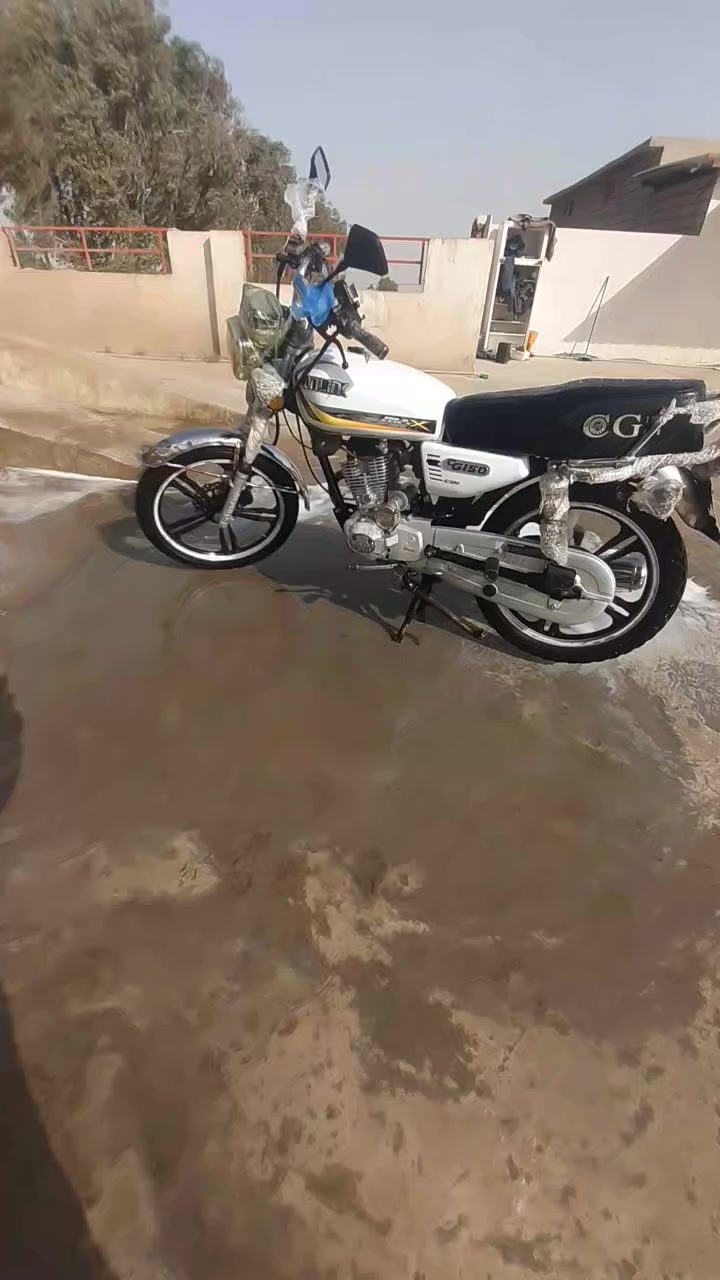 سلام عليكم دراجه 2020 خوش مطور مال جناي إلي ما شاري لا يكسر بحلاا ناس سعر  400 وابي مجل بصيط ال طيبين /*********** مكاني البيجي
