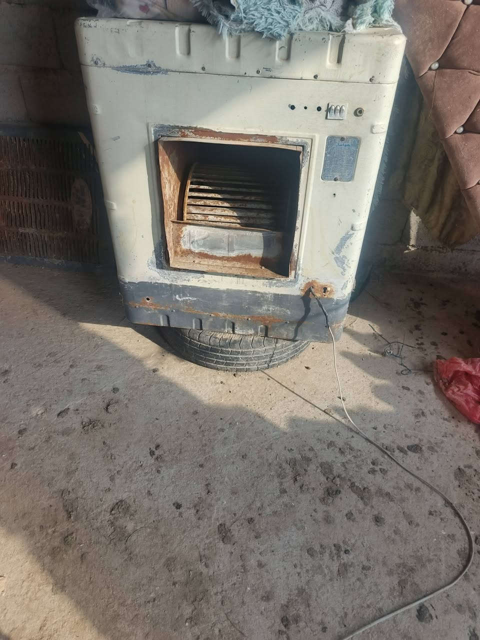 السلام عليكم غراض للبيع عنوان ابو غريب عرب جلوب غيرمتواجد عل فيس***********
