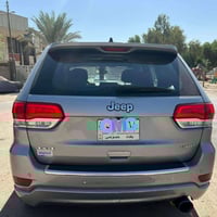 جيب كراند شيروكي ..الفئة لمتد  اللون سلفر  موديل 2019 ماشية 62 الف ميل...