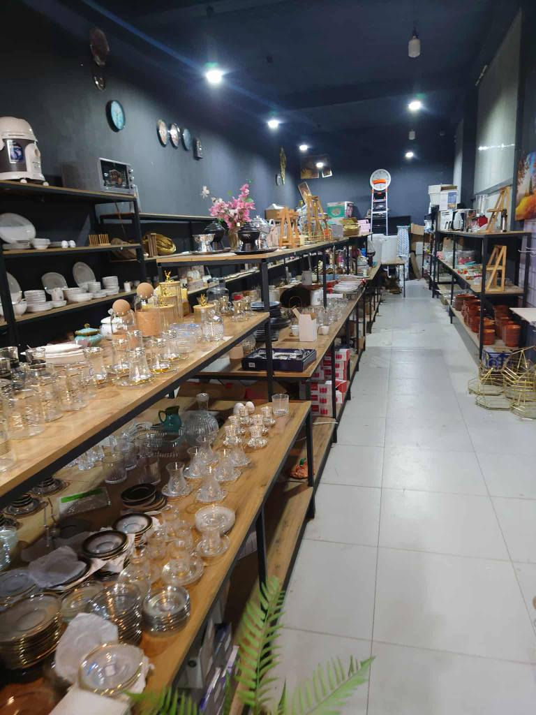 ئەم ڕەفانە بۆ فرۆشتن
سلێمانی
*********** السليمانية, العراق
