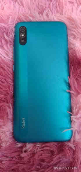 ريدمي شاومي A9 دبل شريحة اصلي ما مصلح شغال عالفحص السعر 75 الف مكاني النجف حي القادسية. راسلني خاص او واتساب ***********
