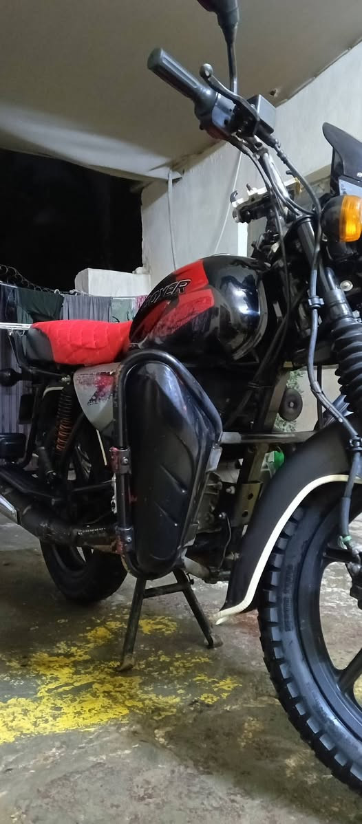 السلام عليكم بوكسر جبلي موديل (23) للبيع كامله امكمله المكان جسر الدوار مال تاجيات السعر ( 2500 ) اوبيه  مجال بسيط الرقم (***********)
