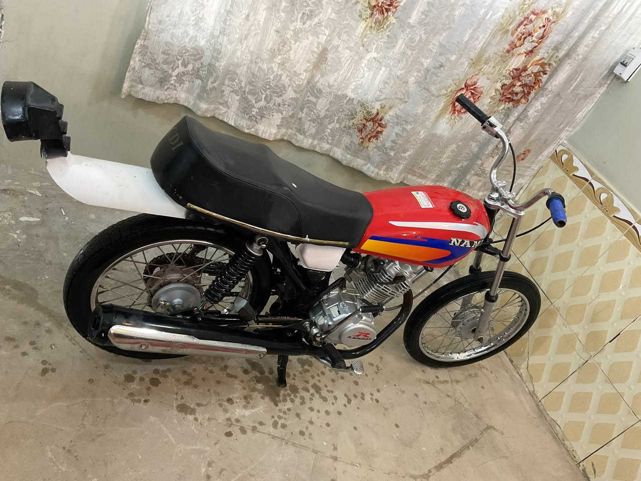 سلام عليكم أربعه كير  لبيع كلك. كلك مكفولها دراجه جديدها تعمير 25 محرك رابيدو دراجه متعوب عليها  الشراي يجي خاص السعر 500 وبيها مجال وهاذه رقمي ***********
