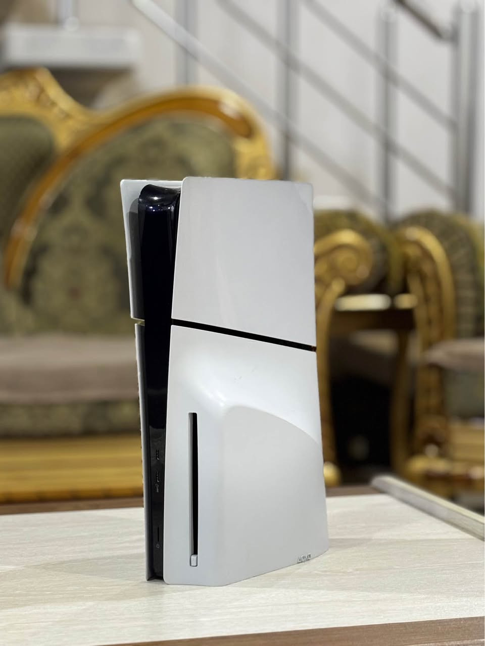 PS5 Slimزور خاوينەكەم بەكارهاتوه دوو ده سكى لەكەله ستاندى خوى لەكەره كارتونى مايه  نرخى 560دولار كه ميك مەجال     رەقه م موبايل *********** أربيل, العراق
