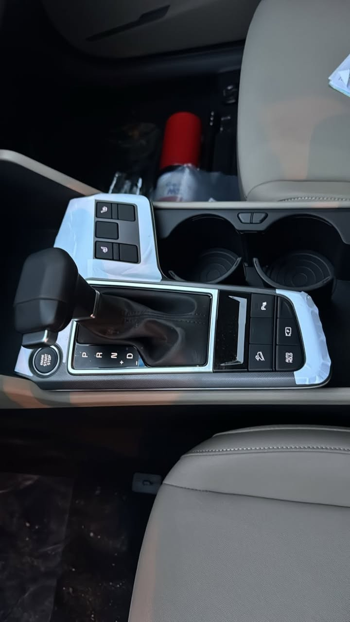 السلام عليكم سبورتج 2026 زيروو
المواصفات. 

بانوراما 
كشنات تدفئة كهرباء
جنطه كهرباء
بصمه 
داخل مخمل وجلد بيجي
وباقي المواصفات المعروفة
للاستفسار
***********
