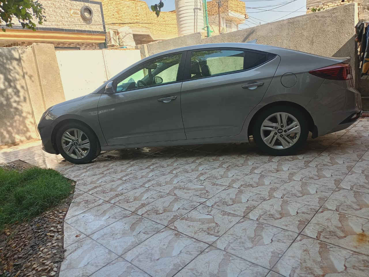 سلام عليكم النترا موديل 2020 حدثه جاملغ وبنيد بدون دواخل وصور لحادث بل منشور جاهز من مكينة وكير وحداديه وتبريد وتخم تاير رقم بغداد انكليزي السعر 117وبيه مجال قليل العنوان بابل مركز مدينة ***********
