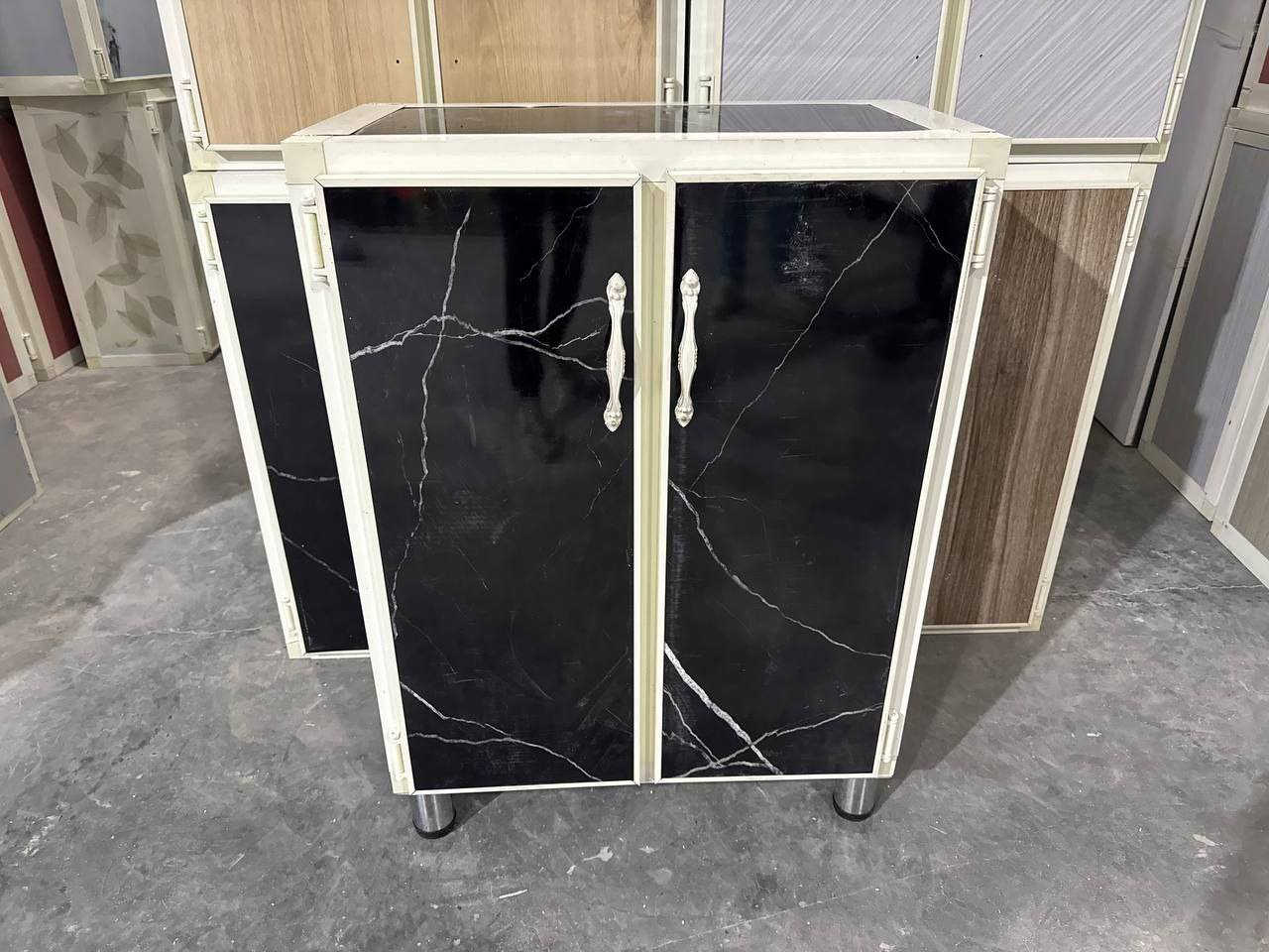 بوري ألمنيوم عالي الجودة.
 • رفوف كابون: تمنع الروائح وتحمي الأحذية من الغبار، ومياه الأمطار، وأشعة الشمس.
 • أرجل سل استيل لمتانة وثبات أكبر.
 • عدد الخانات: 4

📏 القياسات:
 • الارتفاع: 90 سم
 • العرض: 70 سم
 • العمق: 36 سم
السعر ب70


**إذا كنت صاحب هذا الإعلان وتريد حذفه لأي سبب، رجاءا أرسل رسالة إلى الدعم الفني**