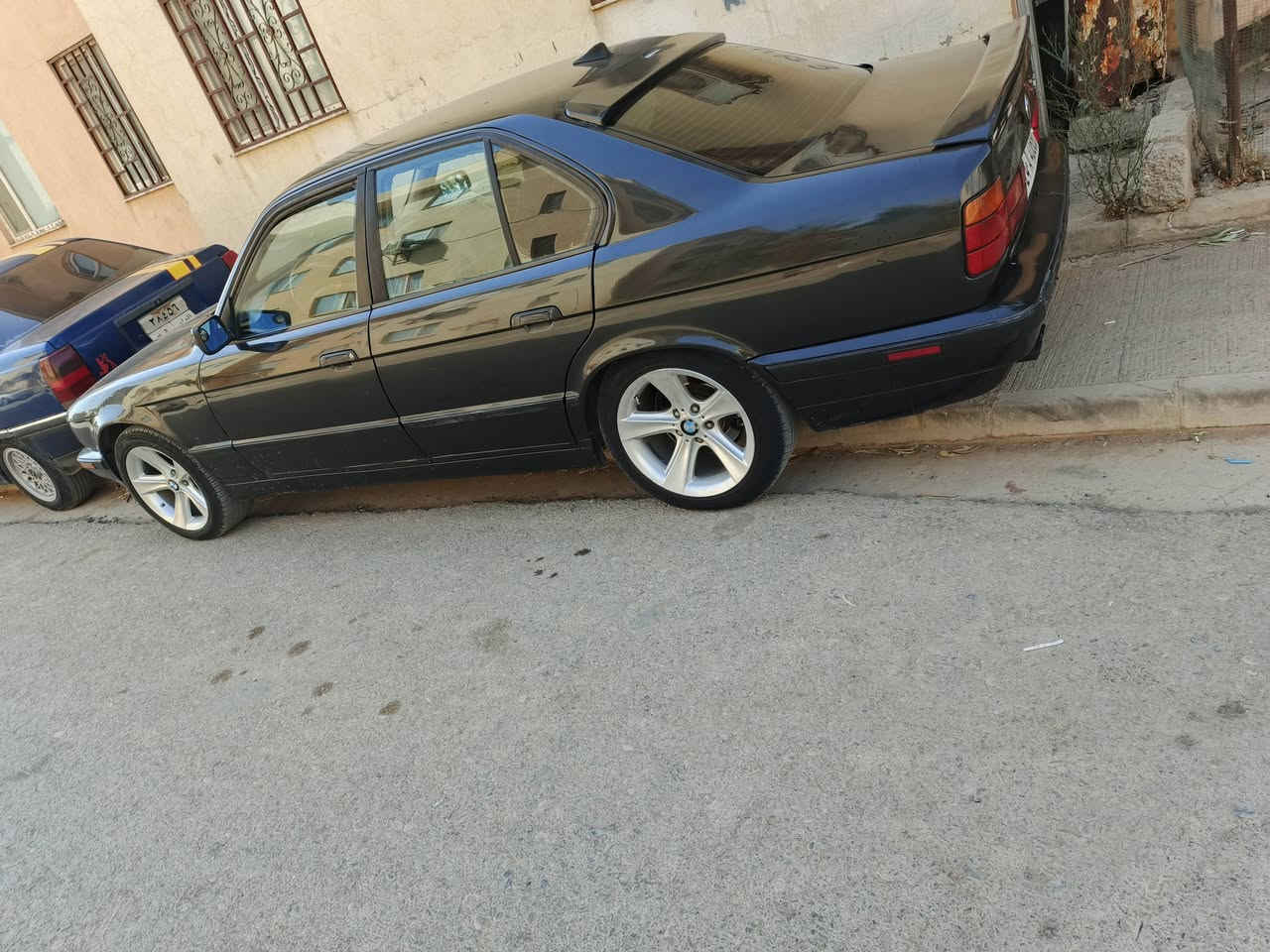 السلام عليكم
موديل 91 ..  525 كير اوتو صبغ عام للجماليه رقم سنوي لل  29 السعر 65 مجال .
 مكان دهوك صناعة الوكا موجود 
***********
