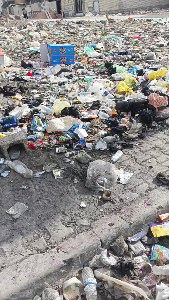 سلام عليكم قطعه الارض البيع دوانم شارع ابودراج ع شارع ريسي واجه 7ونص تجاريه صير محلات وشقه سعر 42وبيه مجال مساحه 100متر سند 25 بيع 50متر عادي ***********
