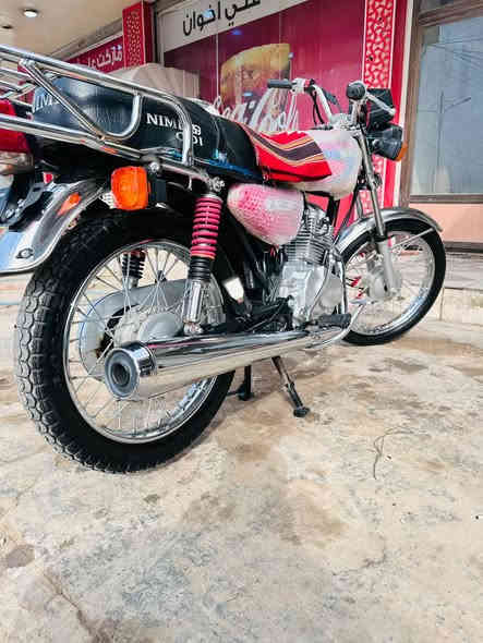 سلام عليكم دراجه للبيع شوفت عينك نضافه

اسكنر معرض ابو سكينه درجه لوك سعره ٧٠٠ وبيه مجال 

نضافته ١٠٠/٩٨

***********
