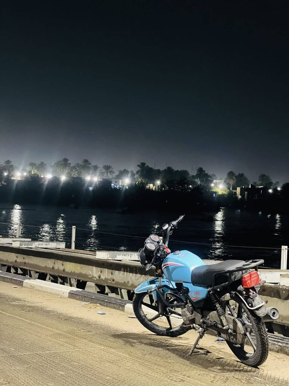 ماطور شينك للبيع
موديل 23
ماطور مثل ممواضح بصور نضيف 
سعرو 950وبي مجال 
استفسار ع رقم ***********
