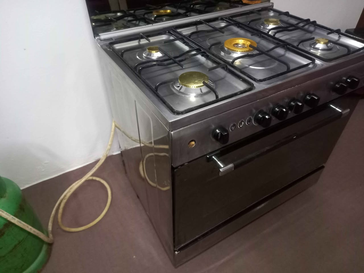 طباخ فريش مصري للبيع شرط الشغل السعر ١٥٠ ألف العنوان موصل حي الصدام بعد السيطرة عالشارع العام *********** *********** يوجد توصيل داخل الموصل أجره عالمشتري موصل, نينوى
