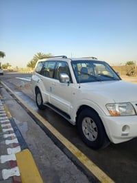 باجيرو ٢٠٠٧ مكفوله كير ومحرك تبريد شغال شاشه وكامره تخم تاير جديد باسم...