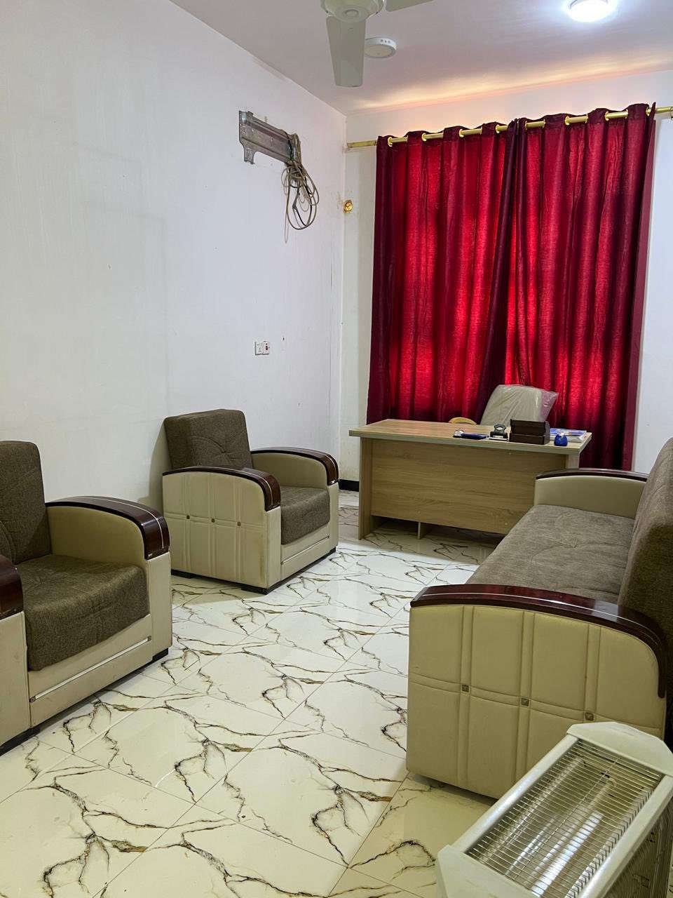 بناية للبيع الديوانية حي الجامعة ملك صرف 
البناية ركن شارع 20  العرضي 
رقم العقار 779 
واجهة 20 
بناء حديث درجة أولى 
أرتفاع سقف الطابق الأرضي 4.5 متر 
تحتوي البناية على 
6 محلات و3 شقق 
البناية مؤجرة الاجار الشهري 
مليون و900 
السعر 500 مليون قابل للتفاوض


**إذا كنت صاحب هذا الإعلان وتريد حذفه لأي سبب، رجاءا أرسل رسالة إلى الدعم الفني**